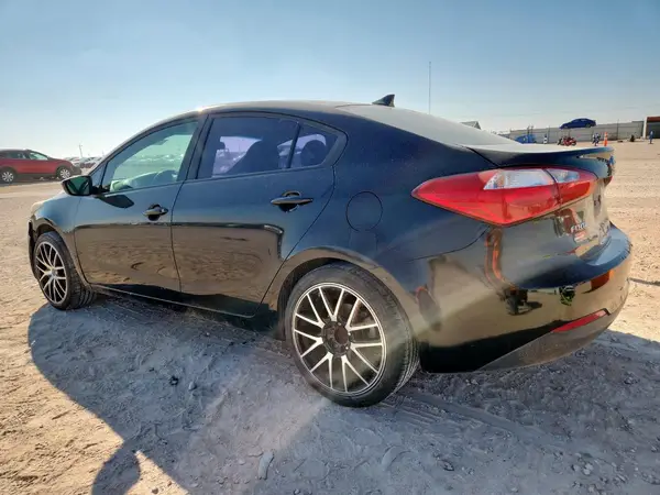 KNAFK4A67G5586608 2016 KIA FORTE - Image 2