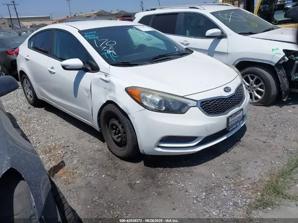 KNAFK4A67G5589766 2016 KIA FORTE - Image 1