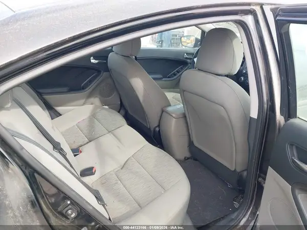 KNAFK4A67G5593350 2016 KIA FORTE - Image 8