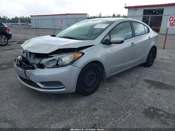 KNAFK4A67G5594935 2016 KIA FORTE - Image 2