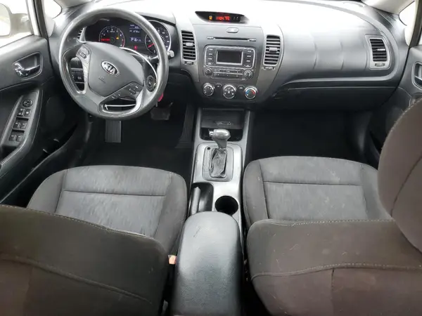 KNAFK4A67G5604654 2016 KIA FORTE - Image 8