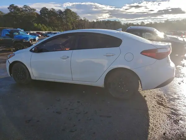 KNAFK4A67G5605013 2016 KIA FORTE - Image 2