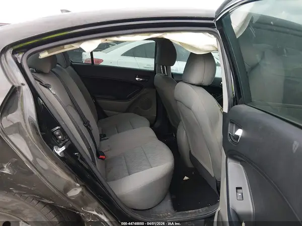 KNAFK4A67G5606484 2016 KIA FORTE - Image 8