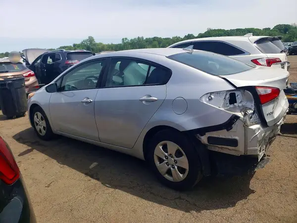 KNAFK4A67G5610292 2016 KIA FORTE - Image 2