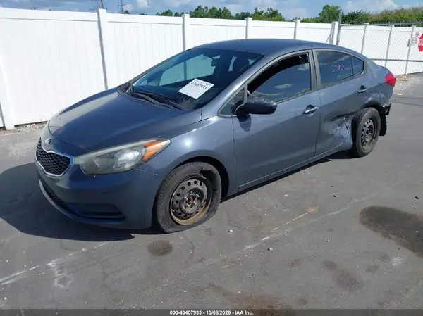 KNAFK4A67G5610647 2016 KIA FORTE - Image 2