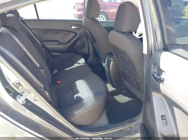 KNAFK4A67G5610647 2016 KIA FORTE - Image 8