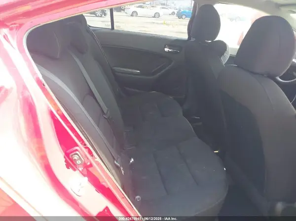 KNAFK4A67G5611670 2016 KIA FORTE - Image 8