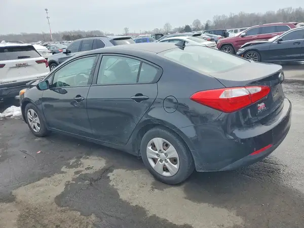 KNAFK4A67G5611992 2016 KIA FORTE - Image 2