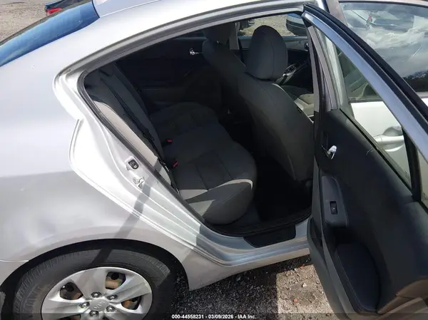 KNAFK4A67G5613757 2016 KIA FORTE - Image 8