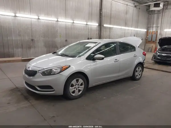 KNAFK4A67G5613774 2016 KIA FORTE - Image 2