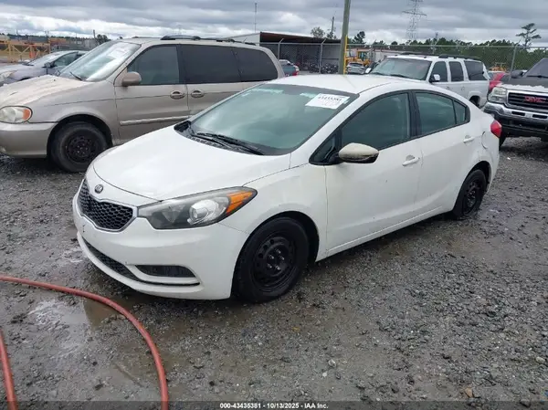KNAFK4A67G5614326 2016 KIA FORTE - Image 2