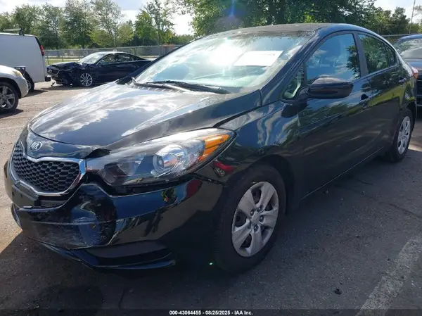 KNAFK4A67G5615265 2016 KIA FORTE - Image 2