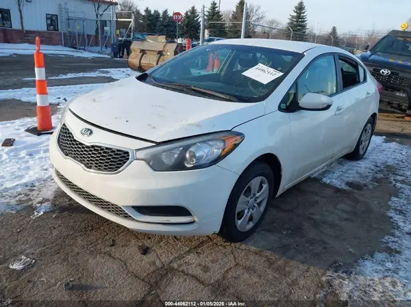 KNAFK4A67G5615640 2016 KIA FORTE - Image 2