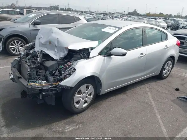 KNAFK4A67G5615850 2016 KIA FORTE - Image 2