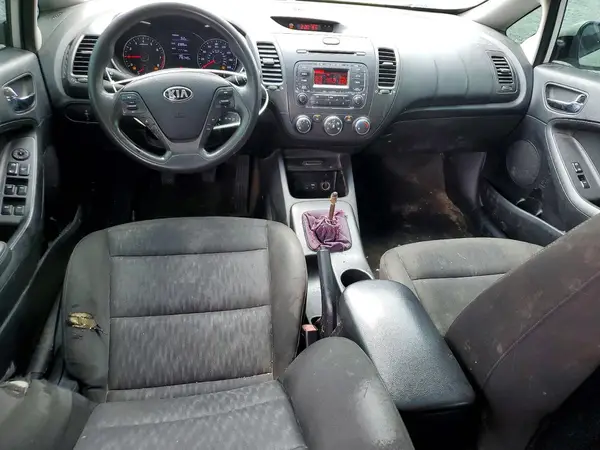 KNAFK4A67G5617193 2016 KIA FORTE - Image 8