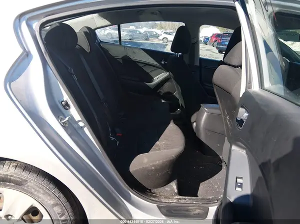 KNAFK4A67G5619736 2016 KIA FORTE - Image 8