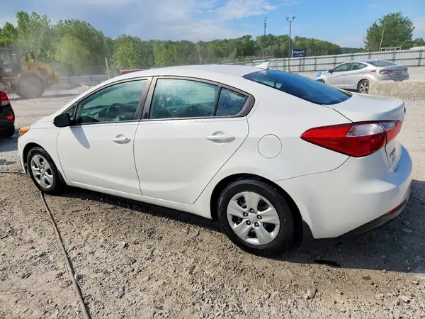 KNAFK4A67G5619834 2016 KIA FORTE - Image 2