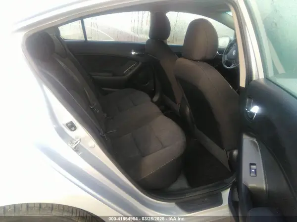 KNAFK4A68G5439441 2016 KIA FORTE - Image 8