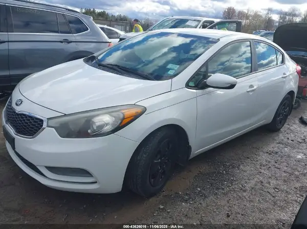 KNAFK4A68G5462525 2016 KIA FORTE - Image 2