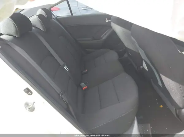 KNAFK4A68G5462525 2016 KIA FORTE - Image 8