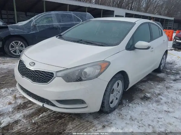 KNAFK4A68G5476571 2016 KIA FORTE - Image 2