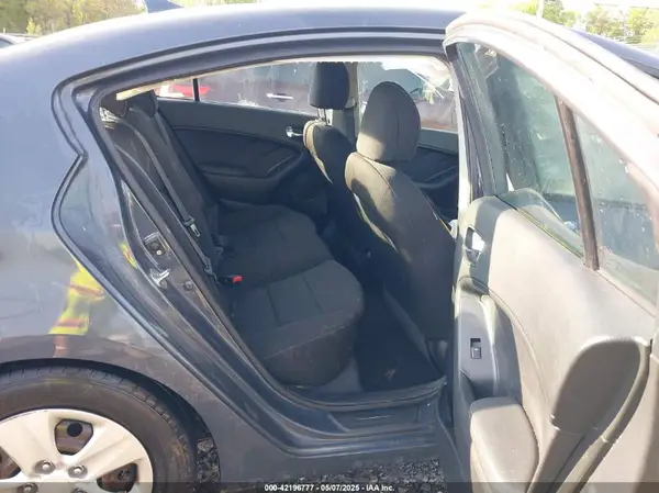 KNAFK4A68G5477333 2016 KIA FORTE - Image 8
