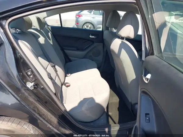 KNAFK4A68G5509472 2016 KIA FORTE - Image 8
