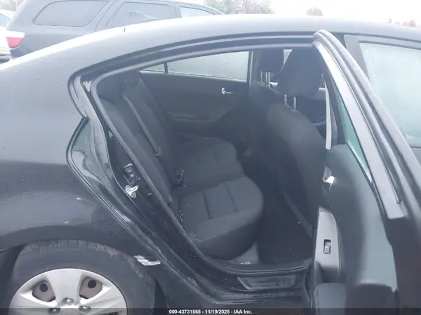 KNAFK4A68G5520097 2016 KIA FORTE - Image 8