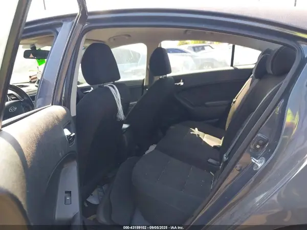 KNAFK4A68G5523131 2016 KIA FORTE - Image 8