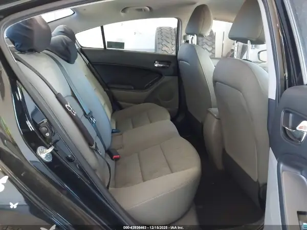 KNAFK4A68G5541113 2016 KIA FORTE - Image 8