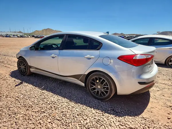 KNAFK4A68G5544187 2016 KIA FORTE - Image 2
