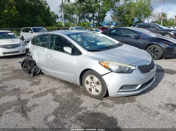 KNAFK4A68G5552094 2016 KIA FORTE - Image 1