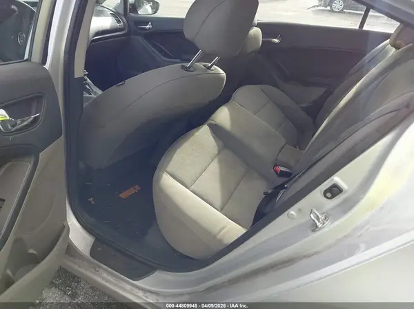KNAFK4A68G5552094 2016 KIA FORTE - Image 8