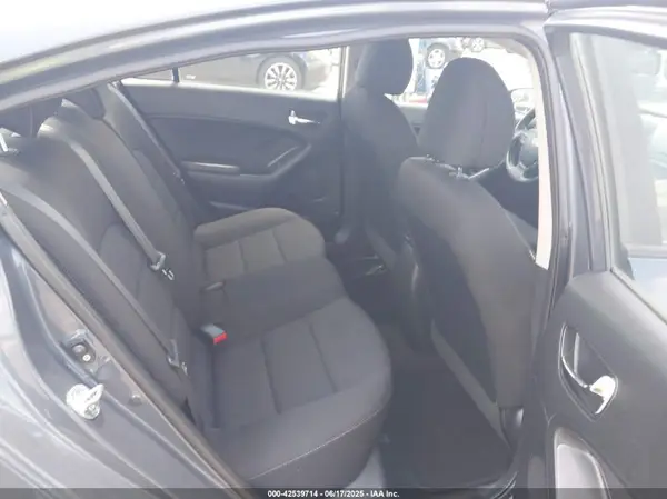 KNAFK4A68G5554119 2016 KIA FORTE - Image 8