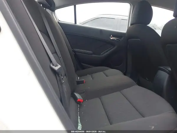 KNAFK4A68G5572278 2016 KIA FORTE - Image 8