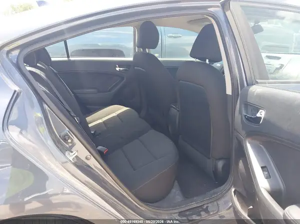 KNAFK4A68G5574273 2016 KIA FORTE - Image 8