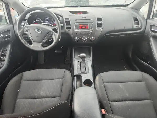 KNAFK4A68G5576170 2016 KIA FORTE - Image 8