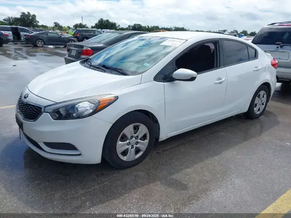 KNAFK4A68G5578226 2016 KIA FORTE - Image 2
