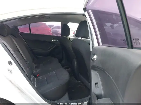 KNAFK4A68G5578226 2016 KIA FORTE - Image 8