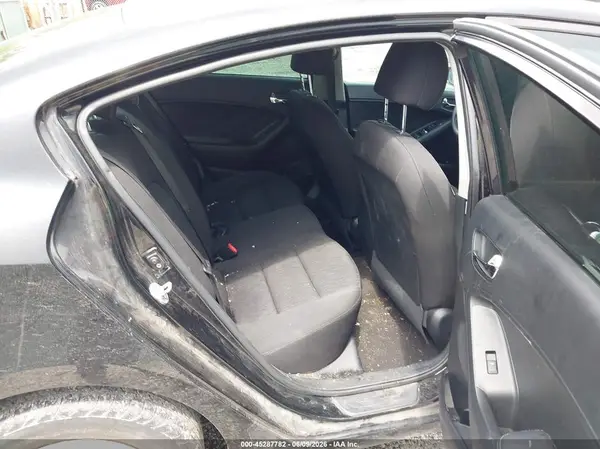 KNAFK4A68G5586620 2016 KIA FORTE - Image 8