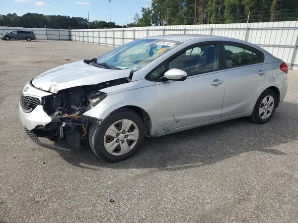 KNAFK4A68G5588061 2016 KIA FORTE - Image 1