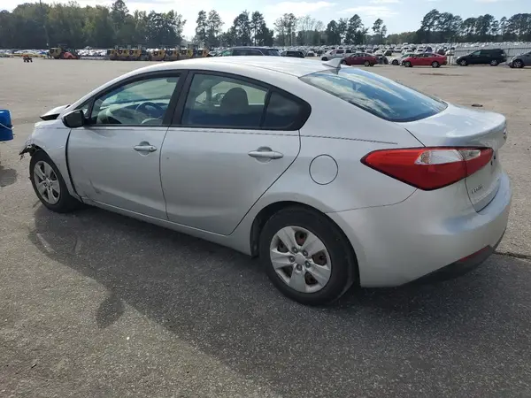 KNAFK4A68G5588061 2016 KIA FORTE - Image 2