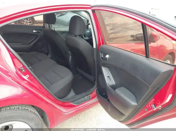 KNAFK4A68G5593146 2016 KIA FORTE - Image 8