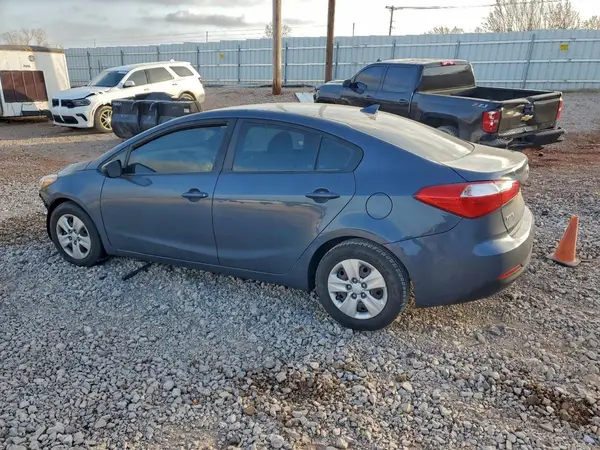KNAFK4A68G5594782 2016 KIA FORTE - Image 2