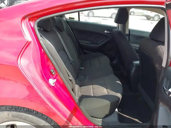 KNAFK4A68G5595365 2016 KIA FORTE - Image 8