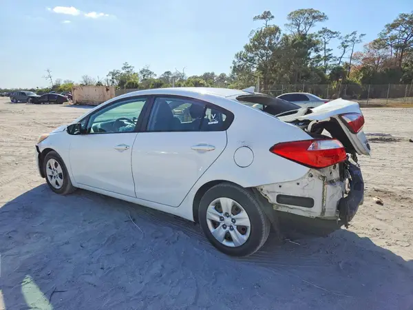 KNAFK4A68G5601178 2016 KIA FORTE - Image 2