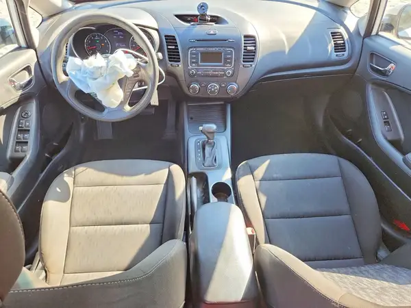 KNAFK4A68G5601178 2016 KIA FORTE - Image 8