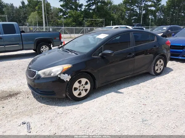 KNAFK4A68G5602623 2016 KIA FORTE - Image 2