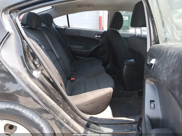 KNAFK4A68G5602623 2016 KIA FORTE - Image 8