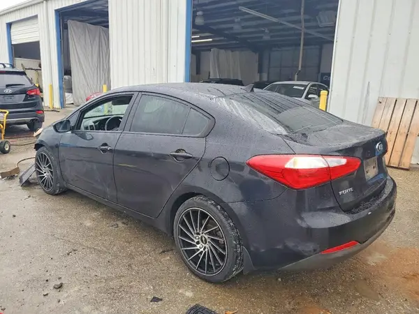 KNAFK4A68G5603478 2016 KIA FORTE - Image 2